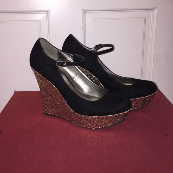 G by Guess, Paije Glitter Wedge Pump