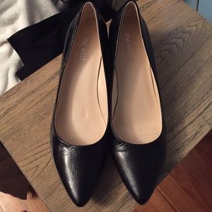 Nine West black wedged pumps