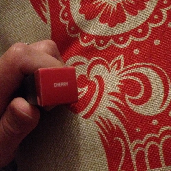 Mac Cherry lip pencil - Picture 2 of 4