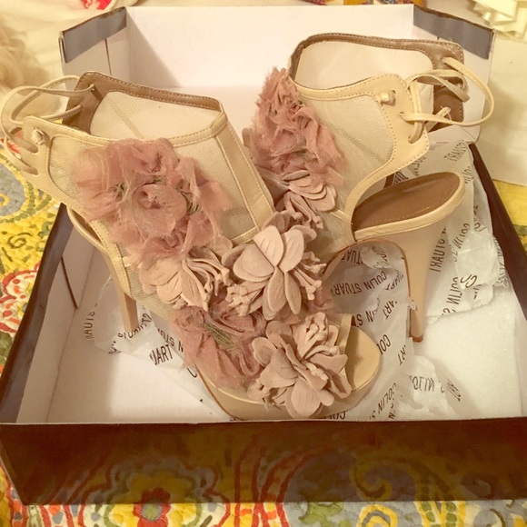 Colin Stuart Glam Lace Back Pumps