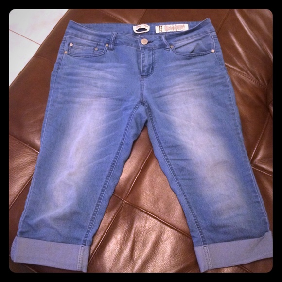 Indigo Rein Cuffed Cropped jeans.