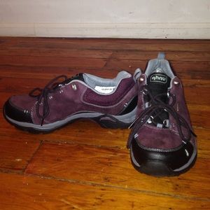 Ahnu Montara Vibram women's hiking shoes NWOT