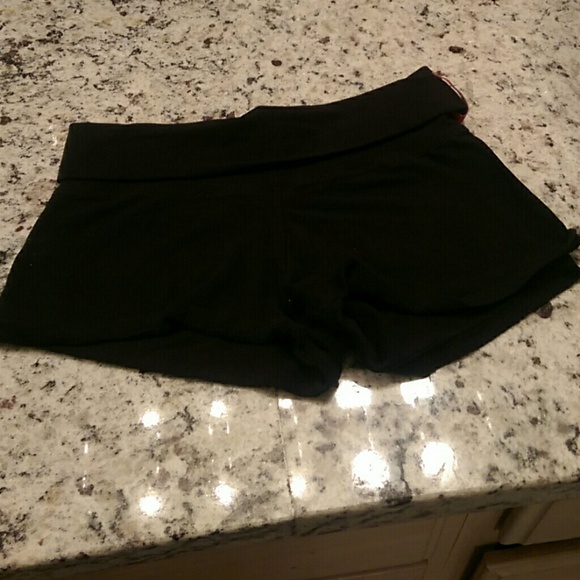 Black booty shorts - Picture 1 of 2