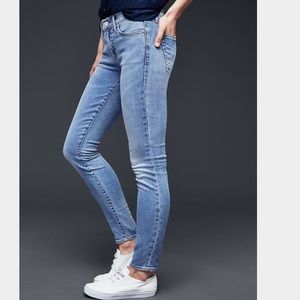 Light wash gap legging Jean