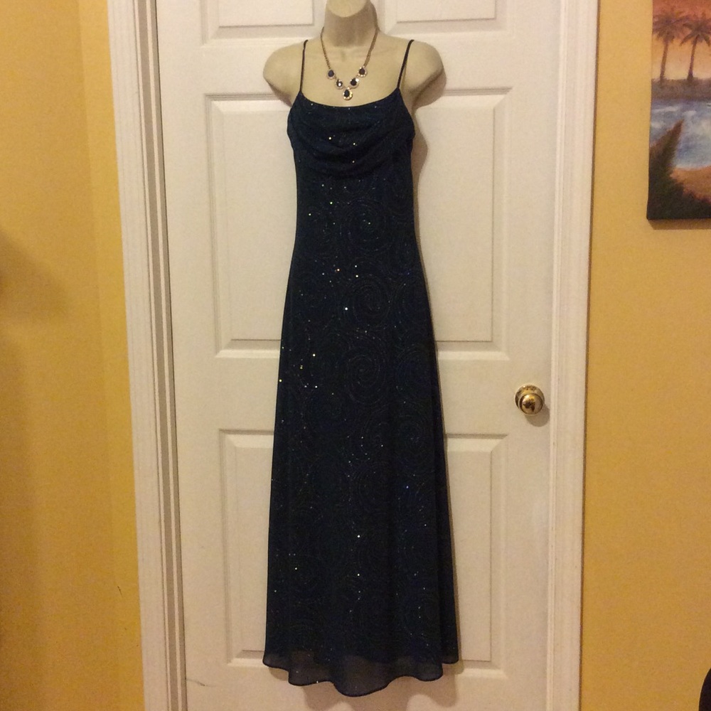 Elegant dark green formal dress with sparkle