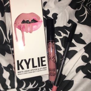 Kylie Comestics lip kit in KoKo K
