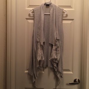 Gray and Lace Daytrip Flyaway