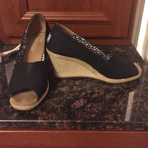 Women's TOMS wedges