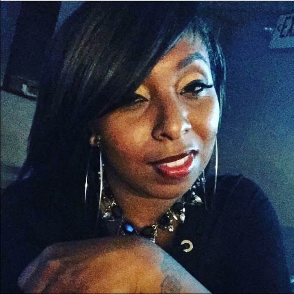 Meet your Posher, Monet - Picture 3 of 3