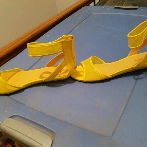 Shoes - Picture 2 of 3