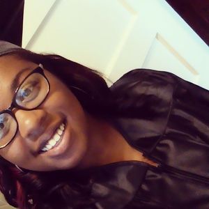 Meet your Posher, Candace