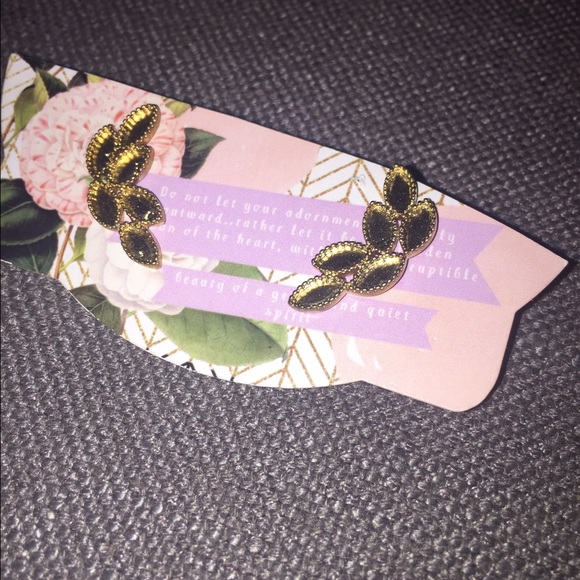 Leaf earrings (ordered off etsy)