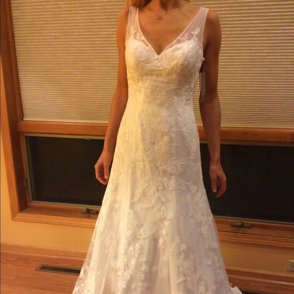 BRAND NEW Oleg Cassini wedding dress💍