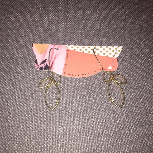 Dangle lead earrings