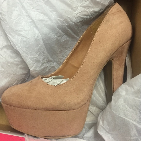 Shoes - Picture 2 of 4