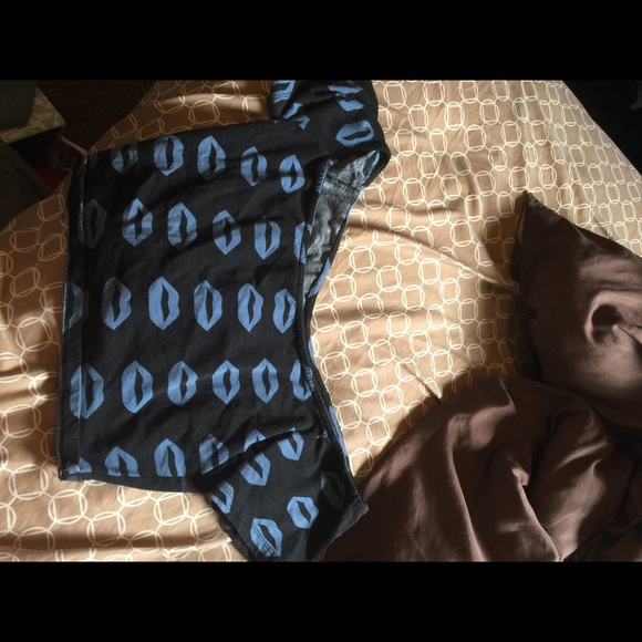 Crop top - Picture 1 of 1