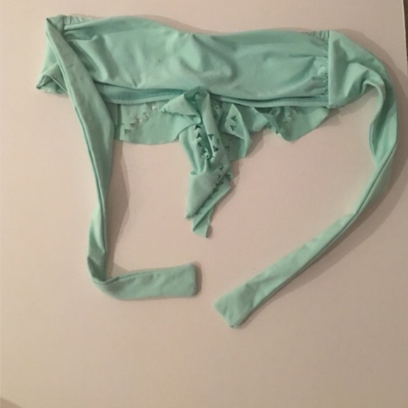 L SPACE BANDEAU BIKINI TOP SIZE SMALL - Picture 3 of 3