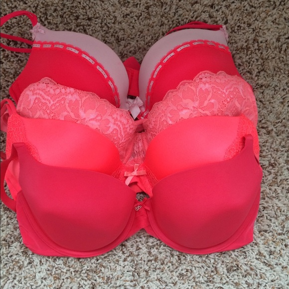 4 Victoria secret bras