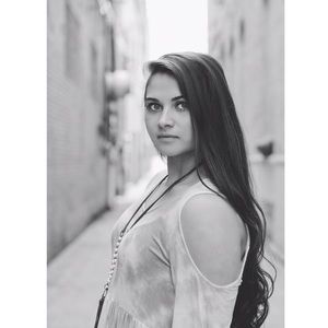 Meet your Posher, Danielle