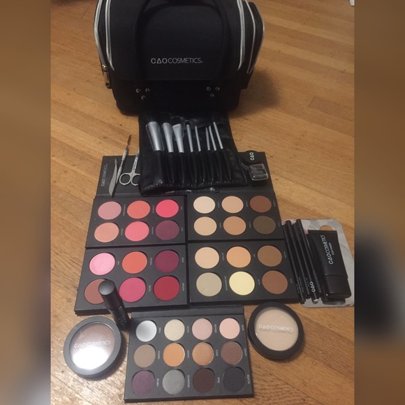 Cao cosmetics professional make up complete kit - Picture 1 of 2