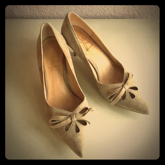 YEAR END CLEAR OUT! Joan & David Kitten Heels