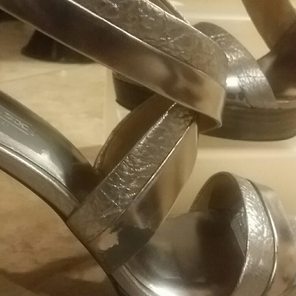 Coach - Picture 3 of 4