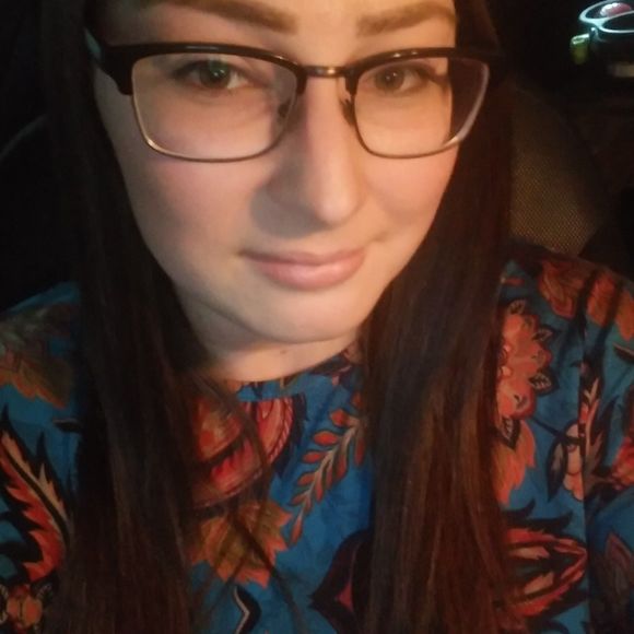 Meet your Posher, Lisa - Picture 1 of 1