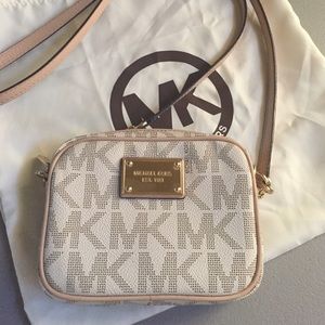 ON SALE!!!!   Small purse