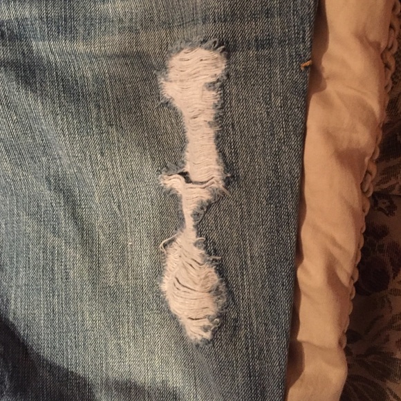 Torn jeans - Picture 3 of 4