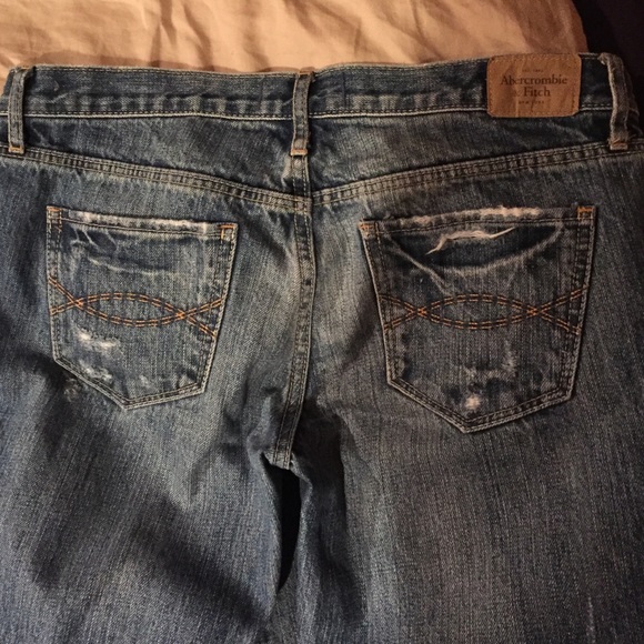 Torn jeans - Picture 4 of 4