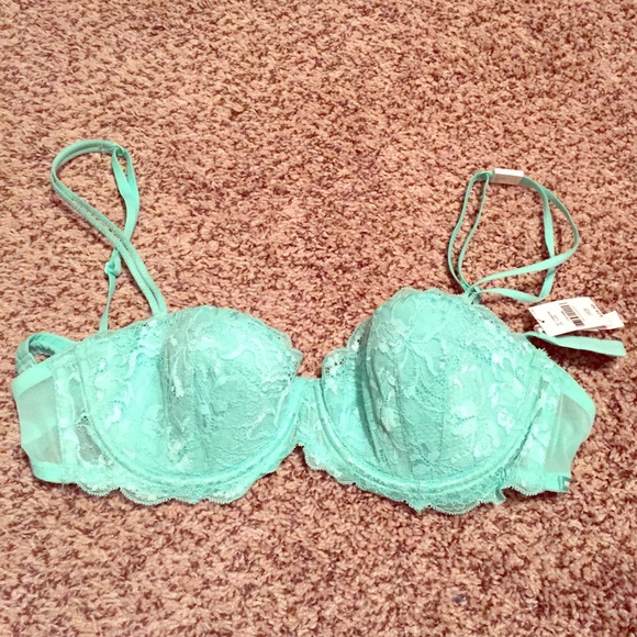 New, Never Worn Victoria Secret Bra!