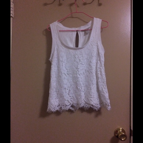 Banana republic white lace top in size XXS