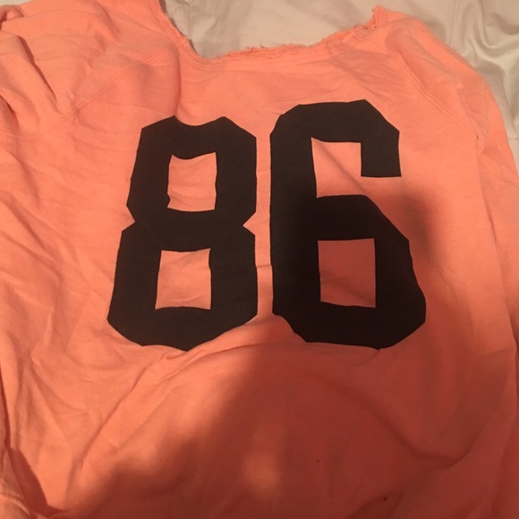 Victoria's Secret crewneck - Picture 2 of 3