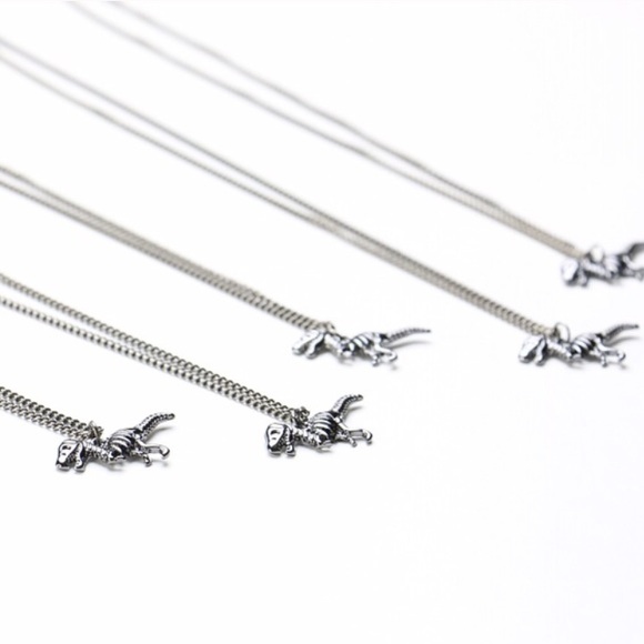 T-Rex Dinosaur Necklace - Rawwwr 💚 - Picture 3 of 4