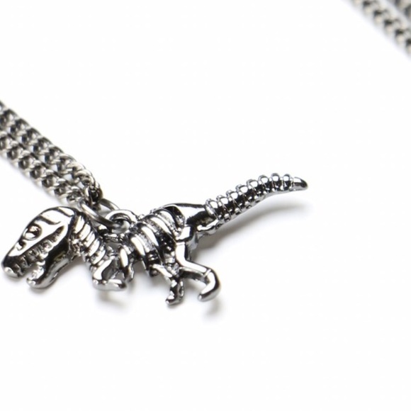 T-Rex Dinosaur Necklace - Rawwwr 💚 - Picture 4 of 4