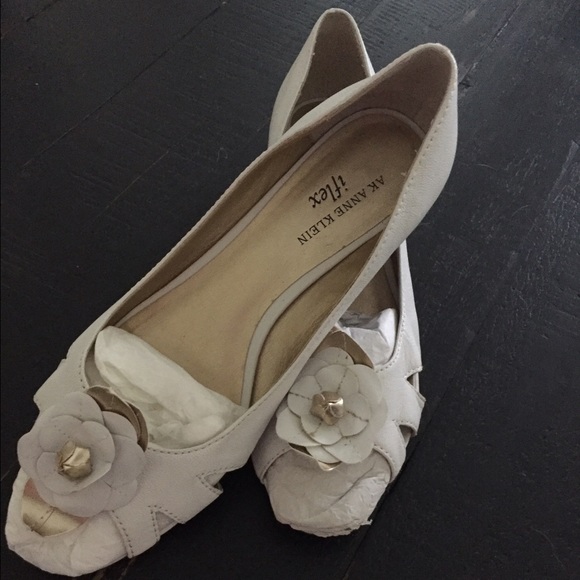 Anne Klein White Wedges