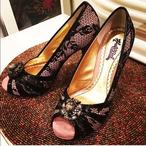 Beautiful Hale Bob Lace Heels