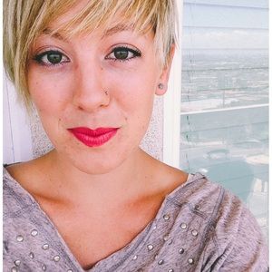 Meet your Posher, Julie