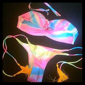 Ruffle bandeau bikini