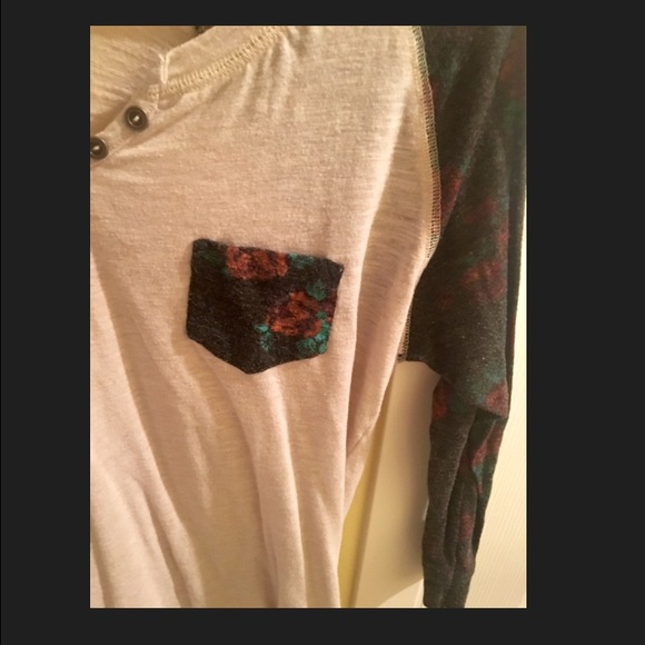 Sold 🌲 - Picture 3 of 3