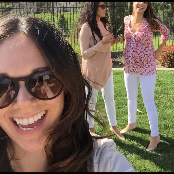 Meet your Posher, Alyssa - Picture 1 of 1