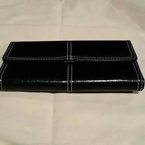 Liz Claiborne patent black wallet