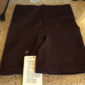 NWT Lululemon Sculpt Shorts in Size 4