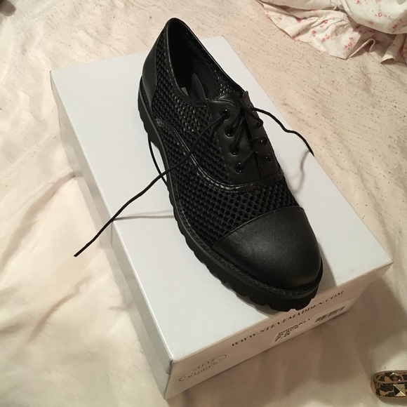 Steve Madden Laced mesh oxfords