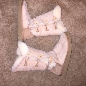 UGG BOOTS!