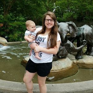 Meet your Posher, Elizabeth