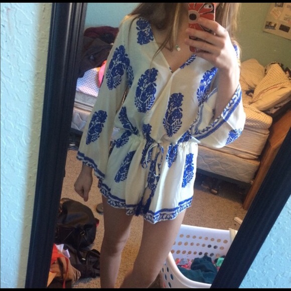 Beautiful Romper! rarely worn, beautiful pattern - Picture 2 of 3