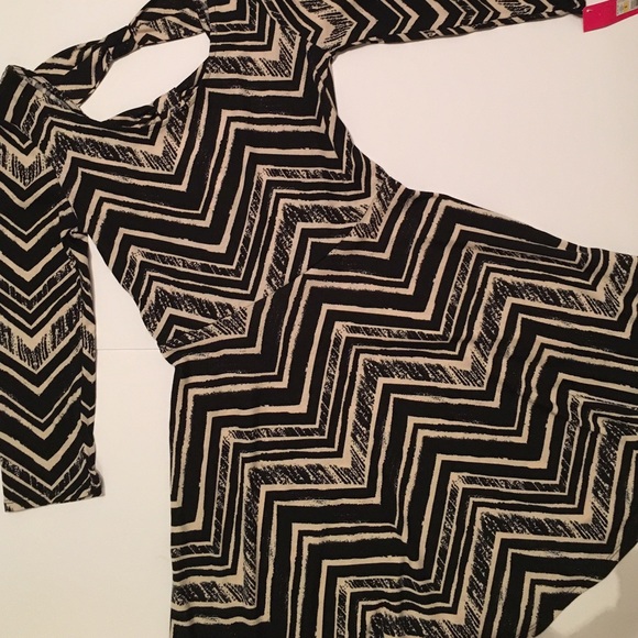 SZ SMALL / XHILARATION / OFF-WHITE AND BLACK DRESS