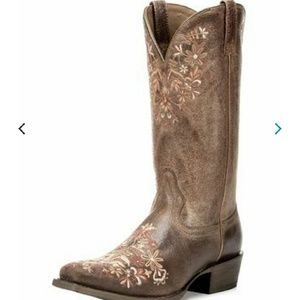 ?? size 9 terra brown!  New!  $140 today only!