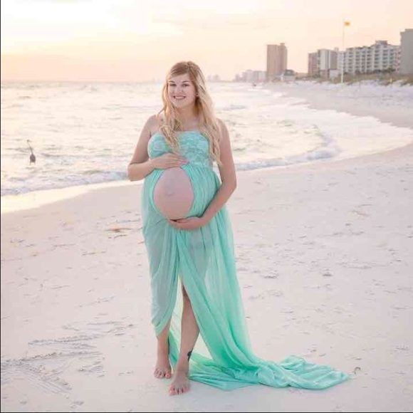 Maternity gown - Picture 3 of 3